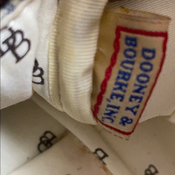 Dooney&Bourke - Picture 2 of 2